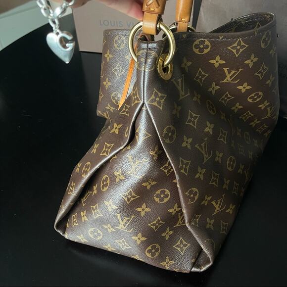 Louis Vuitton Artsy MM Monogram Canvas - Picture 8 of 16